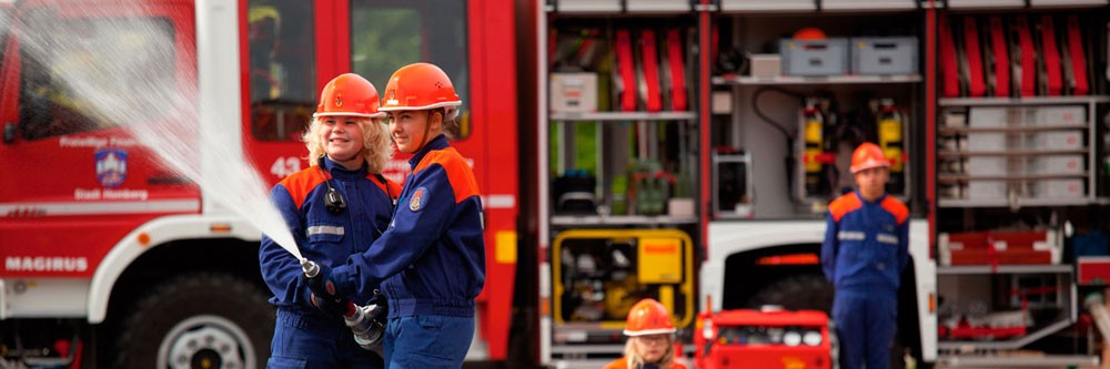 banner-jugendfeuerwehr-loeschen